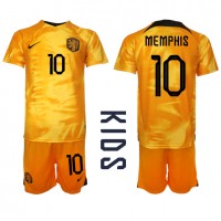 Maglie da calcio Olanda Memphis Depay #10 Prima Maglia Bambino Mondiali 2022 Manica Corta (+ Pantaloni corti)